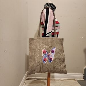 Chic Beige Tote Bag with Floral Butterfly Design